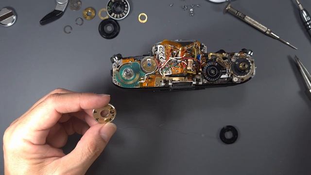 Canon AE-1 Repair Camera Speeds - Replace Tungsten Wire смотреть онлайн