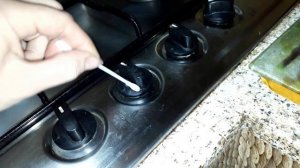 Даже ручки не Снимающиеся  у плиты легко почистить за 2 минуты!