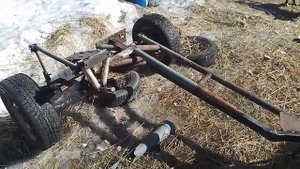 Самодельный универсальный адаптер с ротороной косилкой Заря для минитраткора/мотоблока