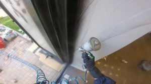 Окраска алюминиевых дверей на объекте