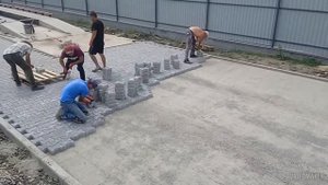 Укладання тротуарної плитки @вкладання бруківки @укладка тротуарной плитки тротуарная плитка