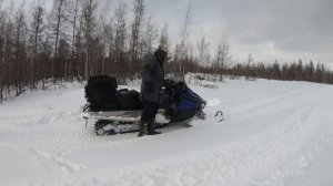 Снегоход в глубоком снегу. Новые амортизаторы для ARCTIC CAT Z1.
