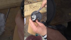 нюансы при разборе личинки замка багажника Фольксваген Бора