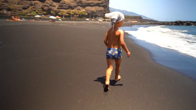 La Palma - La Isla Bonita - Canary Islands | Drone Footage 4K смотреть онлайн