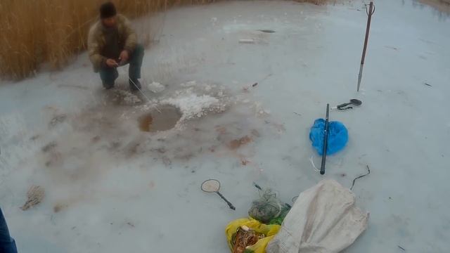 ПОЙМАЛИ БРАКОНЬЕРОВ. РЫБАЛКА на ЖЕРЛИЦЫ НОЧЬЮ. ФЛЮР против МЕТАЛЛА смотреть онлайн