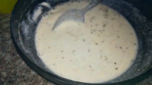 Курица на сковороде со сметаной и луком. Ужин без возни и заморочек!