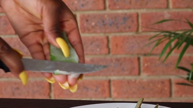 HOW TO MAKE ALOE VERA JUICE | DIY Aloe Vera Juice for Natural Hair смотреть онлайн