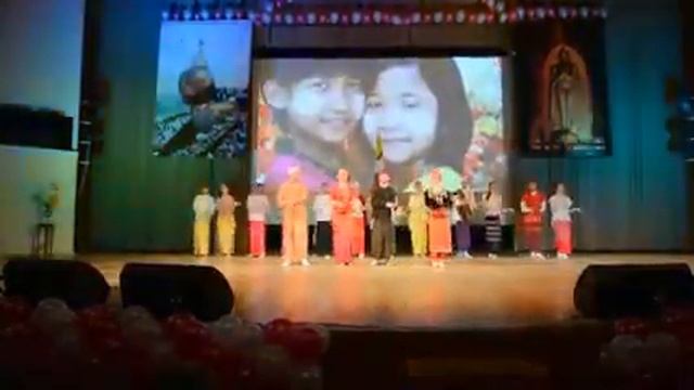 Копия видео "10 4 2015 день мьянского праздника" смотреть онлайн