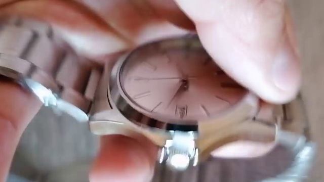 Часы наручные классические с металлическим браслет серебристые