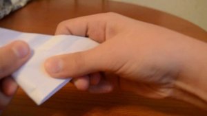 КОСТЯНАЯ РУКА ИЗ БУМАГИ