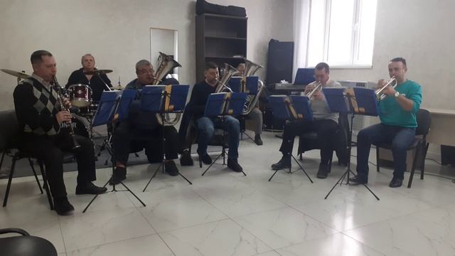 Несокрушимая и легендарная - песня о советской армии смотреть онлайн