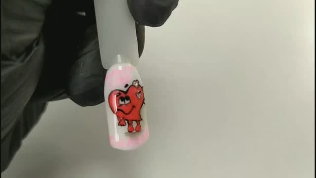 Маникюр сердце на День Влюблённых