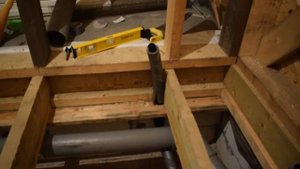 Слив воды в каркасной бане