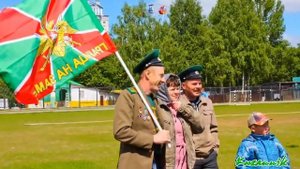 На зелёные погоны! Упадут твои ладони...