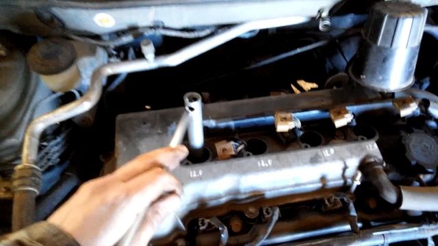Меняем свечи на Toyota Corolla смотреть онлайн