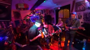 22 Luke Arnold & the Shunters