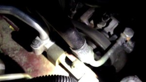 Посторонний звук под капотом