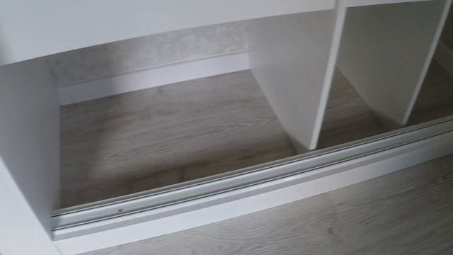 ОЧЕНЬ СТИЛЬНЫЙ ШКАФ-КУПЕ.