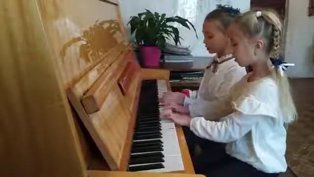 Фортепіанний ансамбль «Пролісок», Маренич Злата , Запорожан Дарья - «Добрий жук» А. Спадавеккиа смотреть онлайн