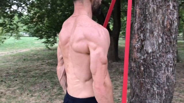 Упражнения с резиновыми петлями для рук