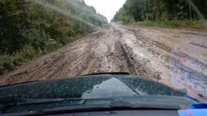 УАЗ патриот по грязи с прицепом и тонной груза едем домой (часть 1).