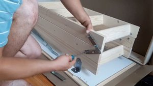 Как собрать чердачную лестницу