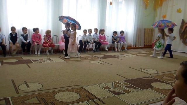 Танец с зонтиками. Средняя группа. Осенний утренник в детском саду смотреть онлайн