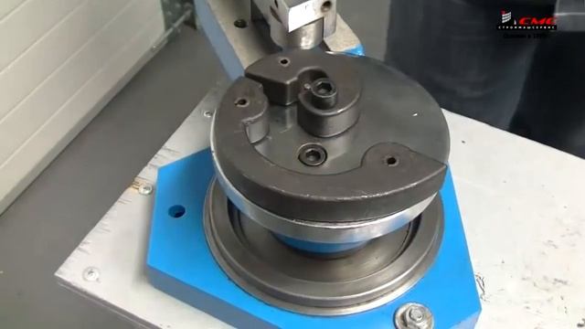Инструмент ручной универсальный MB21-30 Blacksmith