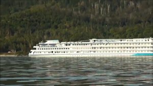 Теплоход Владимир Маяковский на Белом Яре 25 07 2023г