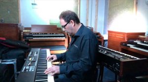 Bravo Musik present a demo of the Hammnond SK1-88 stage keyboard