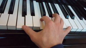 Своеобразный разбор игры на фортепиано песни "Звёзд дивные алмазы". Тональность Dm (Ре минор)