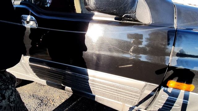 ПОКРЫЛ ДВЕРЬ АВТОМОБИЛЯ ЖИДКОЙ КЕРАМИКОЙ И РЕЗУЛЬТАТ ПОРАЗИЛ. смотреть онлайн