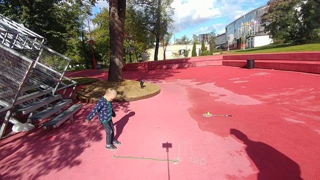 Что могут дети в 3 года.Ребенок прыгает 120 см. The boy is 3 y.o. and he jumps 4 foots смотреть онлайн