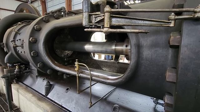 600 Horsepower Snow Gas Engine startup (Coolspring, June 2022) смотреть онлайн