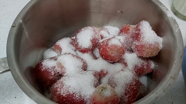 ?Клубничный соус? для прослойки торта, блинчиков. Хоть ложкой ешь!?