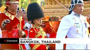 Королевская процессия нового короля Таиланда Рамы X