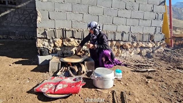 Grandmother's visit with a nomadic family and the help of a craftsman смотреть онлайн