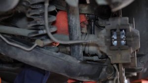 Как да сменим Задна стойка на стабилизатор на MERCEDES-BENZ C W203 [ИНСТРУКЦИЯ]