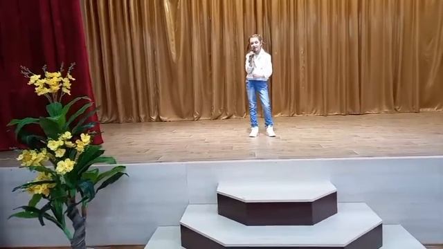 Песня "Вприпрыжку", слова и музыка А.Марчук. Исполняет Александра Горшкова 9 лет