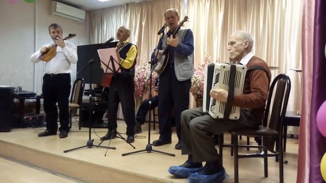 "Отлетают дни" слова и мелодия Льва Ханинаева