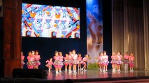Танец "Мышата". Группа "Горошки". Ансамбль "Огоньки". Концерт "День матери".  23.11.2019.