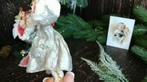 Ватная игрушка Ретро девочка с ягодой