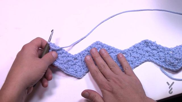 Left Hand: Crochet Blended Love Blanket Pattern | The Crochet Crowd смотреть онлайн