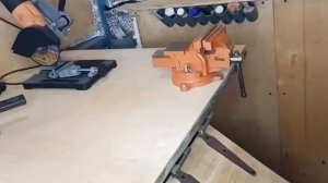 Способ экономии места в гараже. Как вам