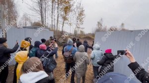 Прорыв жителей Косино и депутата МГД Сергея Митрохина на стройку 22.10.2023