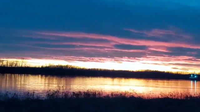 Мастер класс.  Холст и палитра Художника.  Закат над рекой и городом.