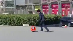 Сумасшедшие трюки на моноколесе