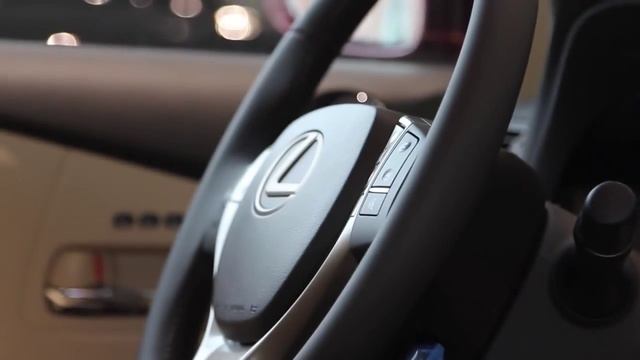 Обзор автомобиля Lexus RX 270 смотреть онлайн