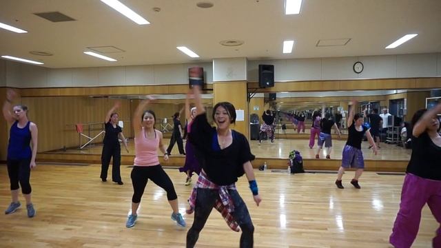 Zumba® Fitness with Taeja -- "The Trip" Arabian Reggaeton ZIN 38 смотреть онлайн