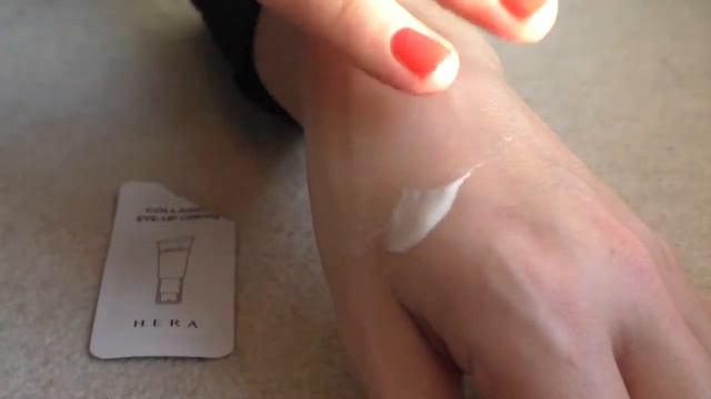 Хороший ПИТАТЕЛЬНЫЙ крем для кожи век HERA Collagen eye-up cream смотреть онлайн